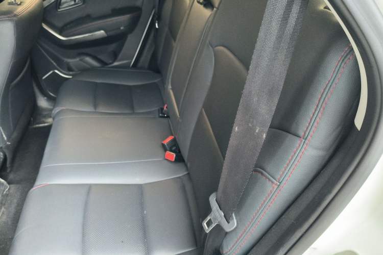 Used Huatai Santa Fe 2016 1.5T Gasoline Manual Two-Wheel Drive Smart Enjoyment i3 Model Left Rear Seat