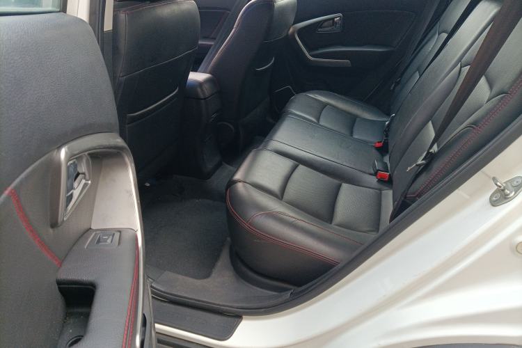 Used Huatai Santa Fe 2016 1.5T Gasoline Manual Two-Wheel Drive Smart Enjoyment i3 Model Left Rear Seat