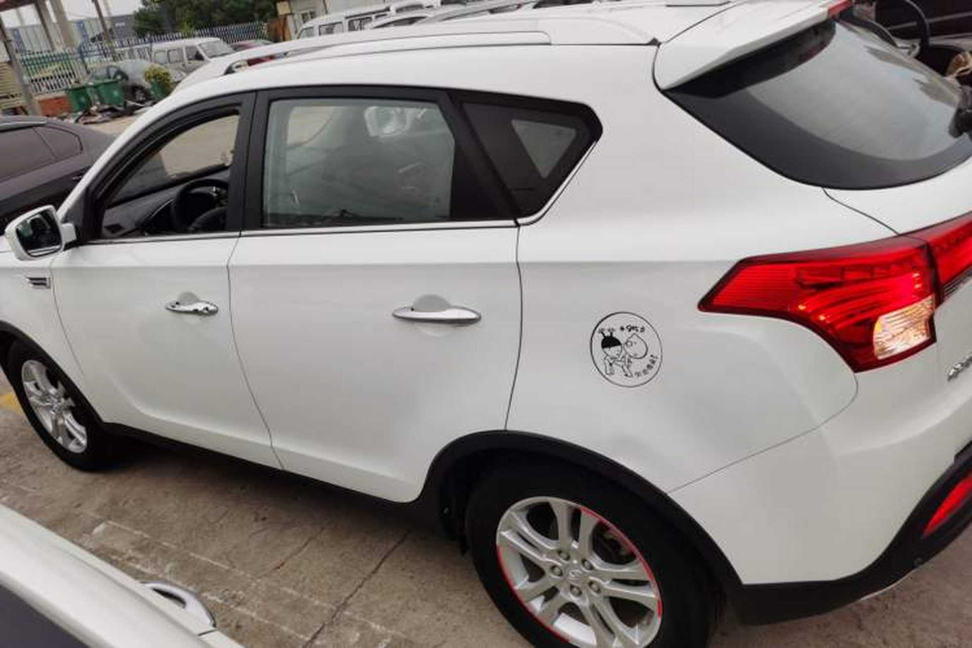 Used Huatai Santa Fe 2016 1.5T Gasoline Manual Two-Wheel Drive Smart Enjoyment i3 Model Left Side