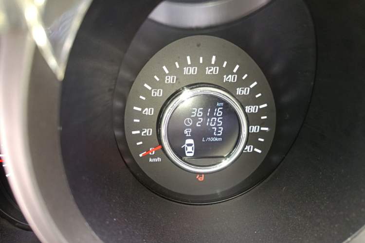 Used Huatai Santa Fe 2016 1.5T Gasoline Manual Two-Wheel Drive Smart Enjoyment i3 Model Odometer Close Up