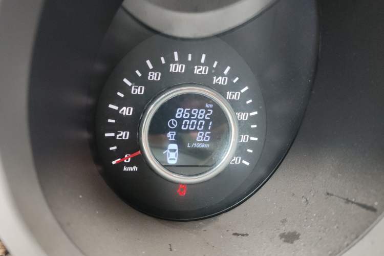 Used Huatai Santa Fe 2016 1.5T Gasoline Manual Two-Wheel Drive Smart Enjoyment i3 Model Odometer Close Up