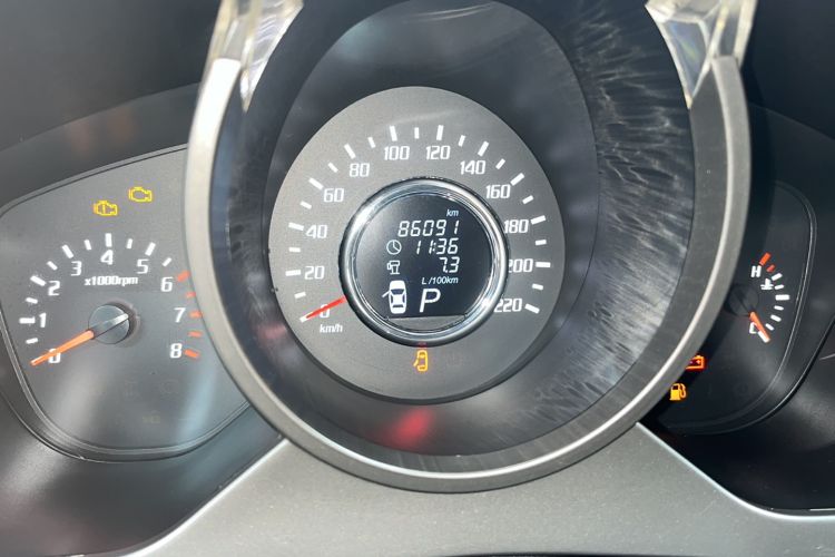 Used Huatai Santa Fe 2016 1.5T Gasoline Automatic Two-Wheel Drive Elite Model Odometer Close Up
