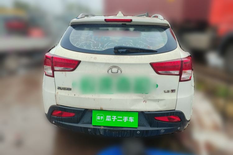 Used Huatai Santa Fe 2016 1.5T Gasoline Manual Two-Wheel Drive Smart Enjoyment i3 Model Rear
