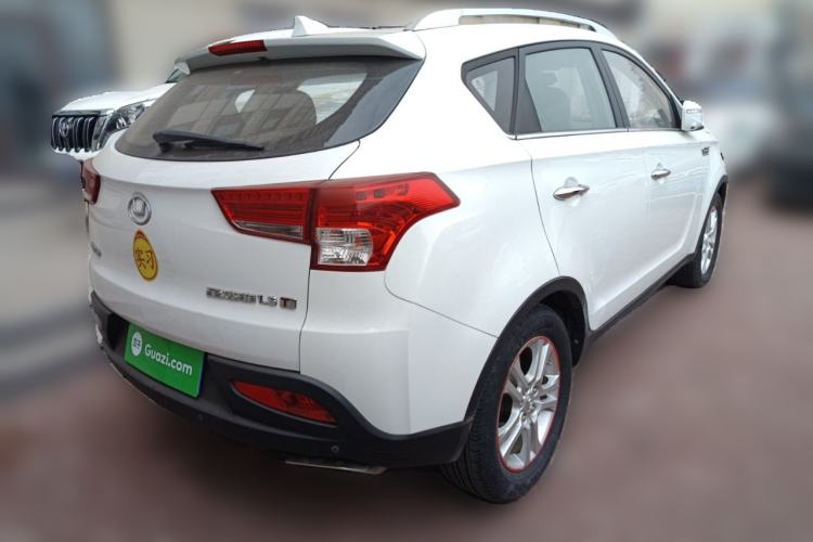 Used Huatai Santa Fe 2016 1.5T Gasoline Manual Two-Wheel Drive Smart Enjoyment i3 Model Rear Right 45 Deg