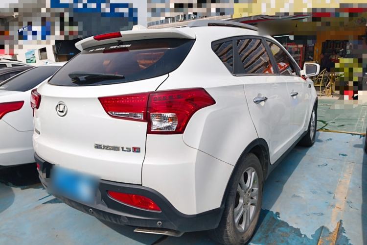 Used Huatai Santa Fe 2016 1.5T Gasoline Manual Two-Wheel Drive Elite Model Rear Right 45 Deg
