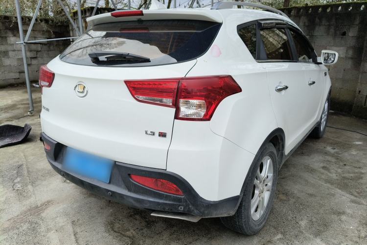 Used Huatai Santa Fe 2016 1.5T Gasoline Manual Two-Wheel Drive Smart Enjoyment i3 Model Rear Right 45 Deg