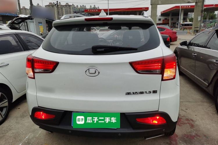 Used Huatai Santa Fe 2016 1.5T Gasoline Manual Two-Wheel Drive Smart Enjoyment i3 Model Rear