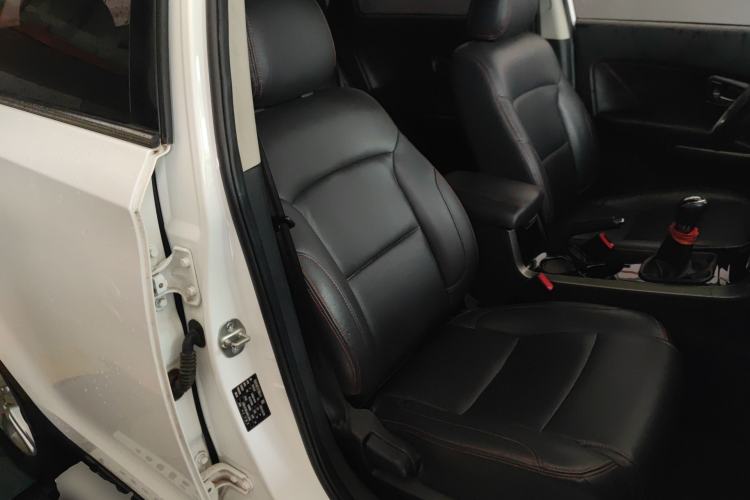 Used Huatai Santa Fe 2016 1.5T Gasoline Manual Two-Wheel Drive Elite Model Right Front Seat
