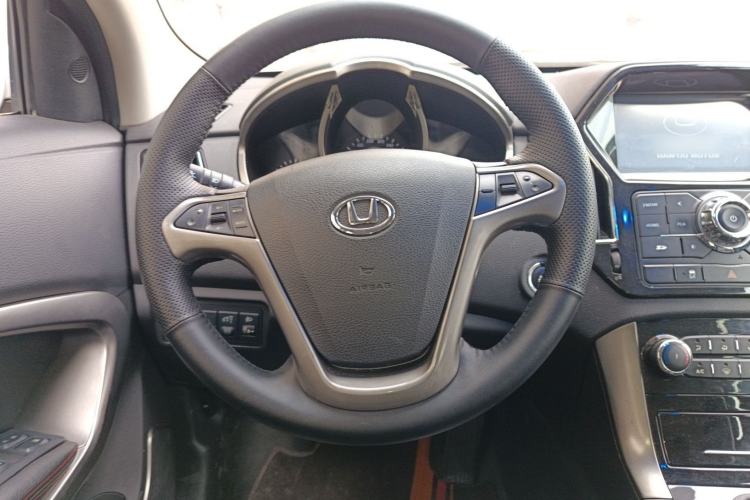 Used Huatai Santa Fe 2016 1.5T Gasoline Manual Two-Wheel Drive Smart Enjoyment i3 Model Steering Wheel