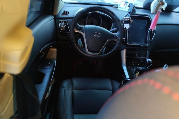 Used Huatai Santa Fe 2016 1.5T Gasoline Manual Two-Wheel Drive Smart Enjoyment i3 Model Steering Wheel