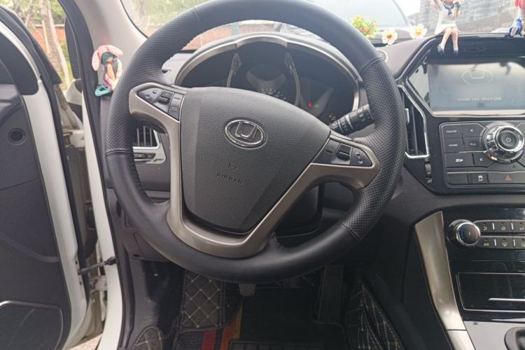 Used Huatai Santa Fe 2016 1.5T Gasoline Manual Two-Wheel Drive Smart Enjoyment i3 Model Steering Wheel