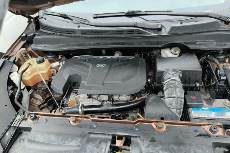 Used Huatai Santa Fe 2017 1.5T Gasoline Manual Two-Wheel-Drive Elite Model Engine Bay