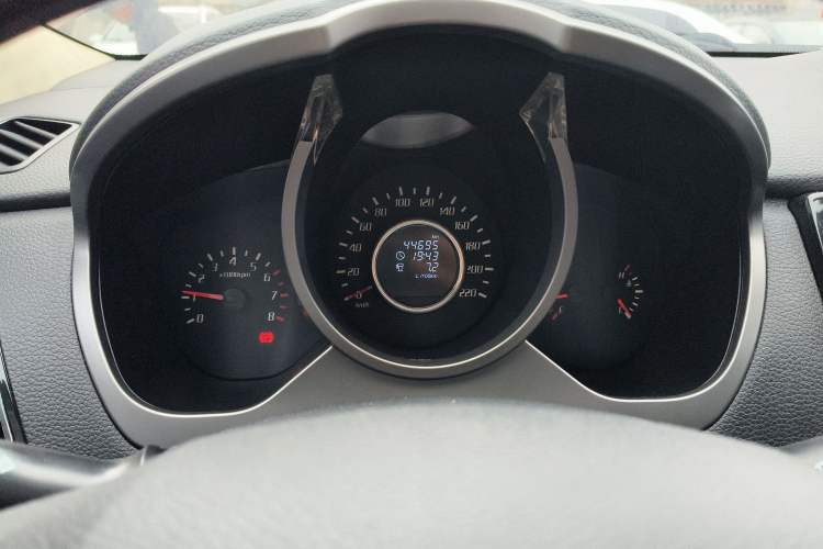 Used Huatai Santa Fe 2017 1.5T Gasoline Manual Two-Wheel-Drive Elite Model Instrument Cluster