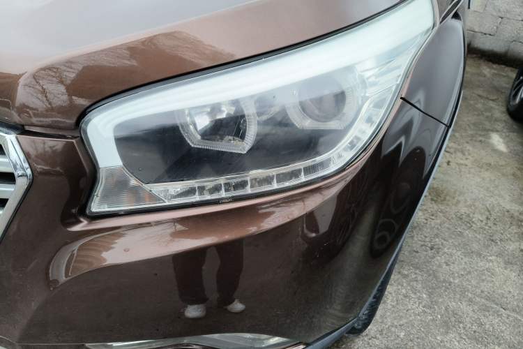 Used Huatai Santa Fe 2017 1.5T Gasoline Manual Two-Wheel-Drive Elite Model Left Front Headlight