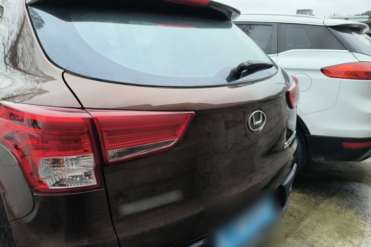 Used Huatai Santa Fe 2017 1.5T Gasoline Manual Two-Wheel-Drive Elite Model Rear