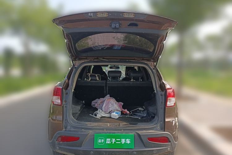 Used Huatai Santa Fe 2017 1.5T Gasoline Manual Two-Wheel-Drive Elite Model Trunk