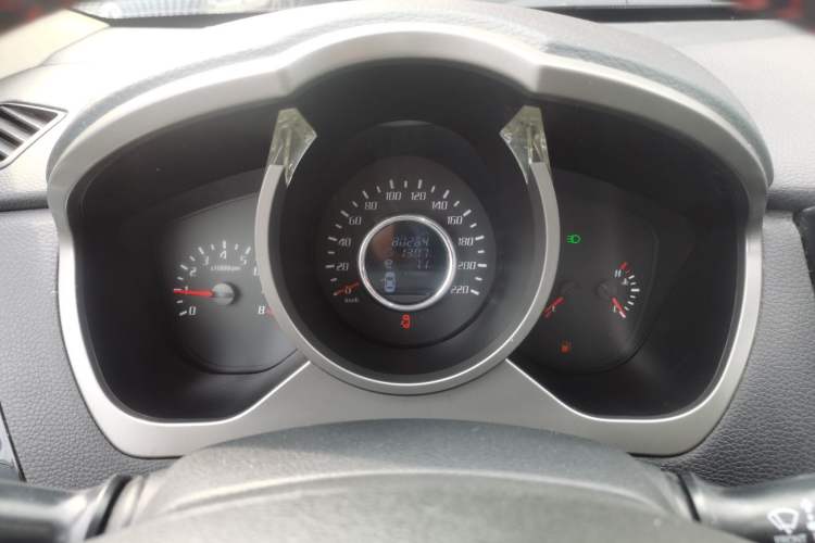 Used Huatai Santa Fe 2017 1.5T Gasoline Manual Two-Wheel Drive Smart Enjoyment i3 Model Instrument Cluster