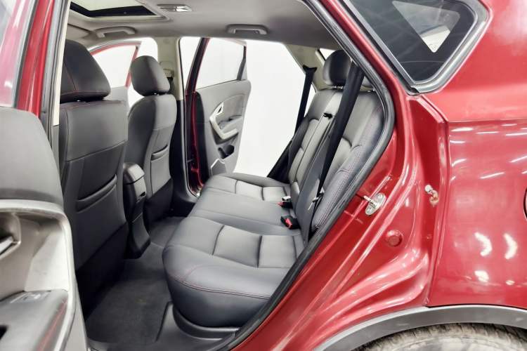 Used Huatai Santa Fe 2017 1.5T Gasoline Manual Two-Wheel Drive Smart Enjoyment i3 Model Interior 4