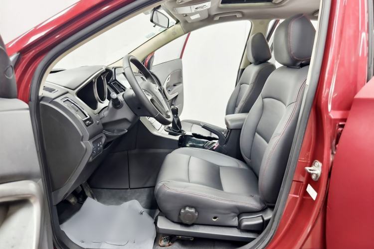 Used Huatai Santa Fe 2017 1.5T Gasoline Manual Two-Wheel Drive Smart Enjoyment i3 Model Interior 8