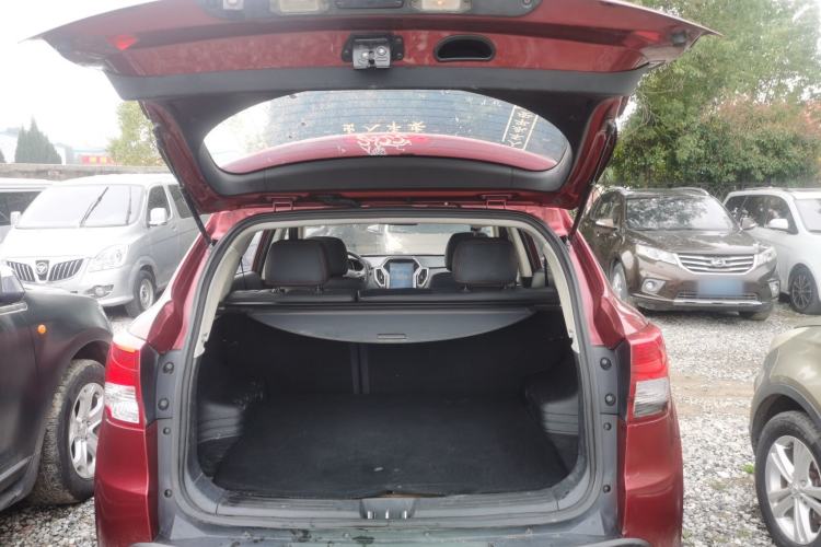 Used Huatai Santa Fe 2017 1.5T Gasoline Manual Two-Wheel Drive Smart Enjoyment i3 Model Trunk
