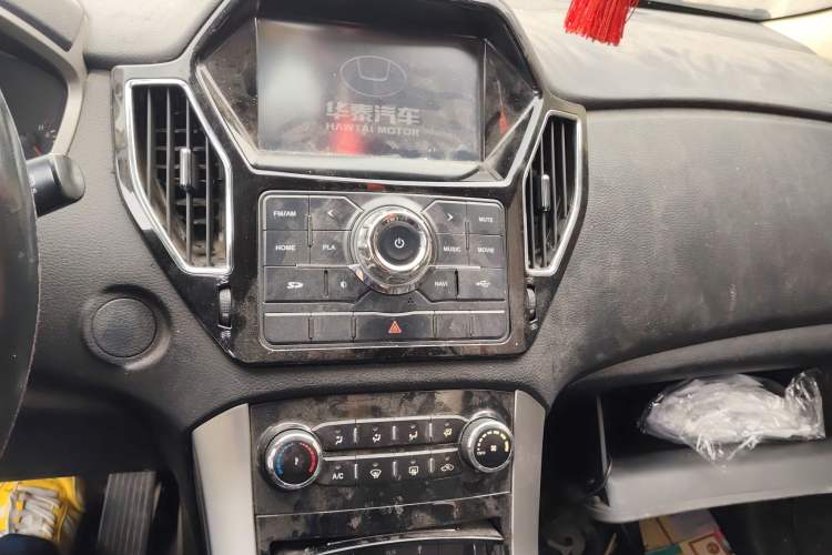 Used Huatai Santa Fe 2017 1.5T Gasoline Manual Two-Wheel-Drive Elite Model Audio And AC Panel