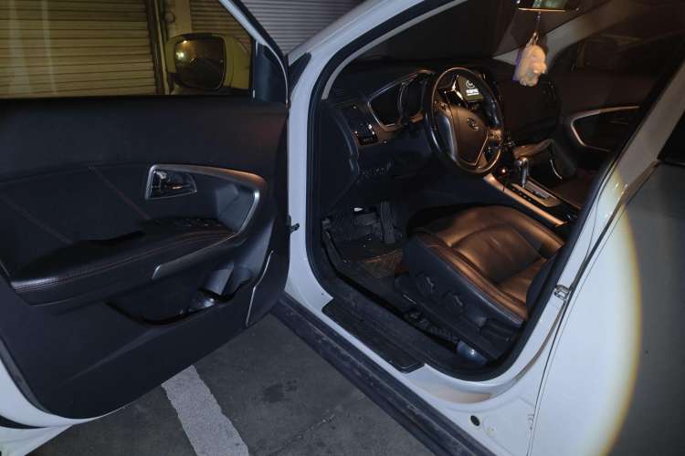 Used Huatai Santa Fe 2017 1.5T Gasoline Automatic Two-Wheel Drive Smart Enjoyment i3 Model Driver Seat