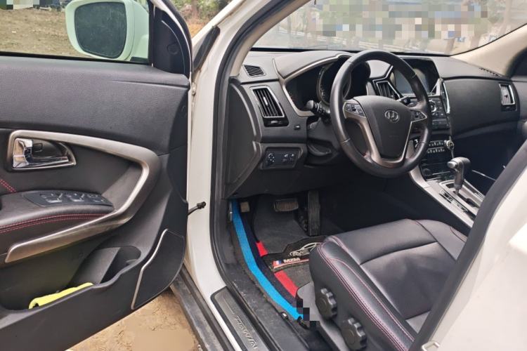 Used Huatai Santa Fe 2017 1.5T Gasoline Automatic Two-Wheel-Drive Elite Model Driver Seat
