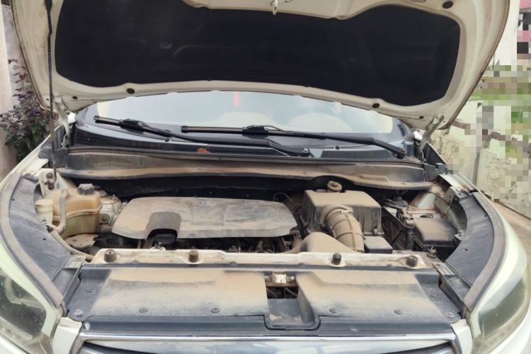 Used Huatai Santa Fe 2017 1.5T Gasoline Manual Two-Wheel-Drive Elite Model Engine Bay
