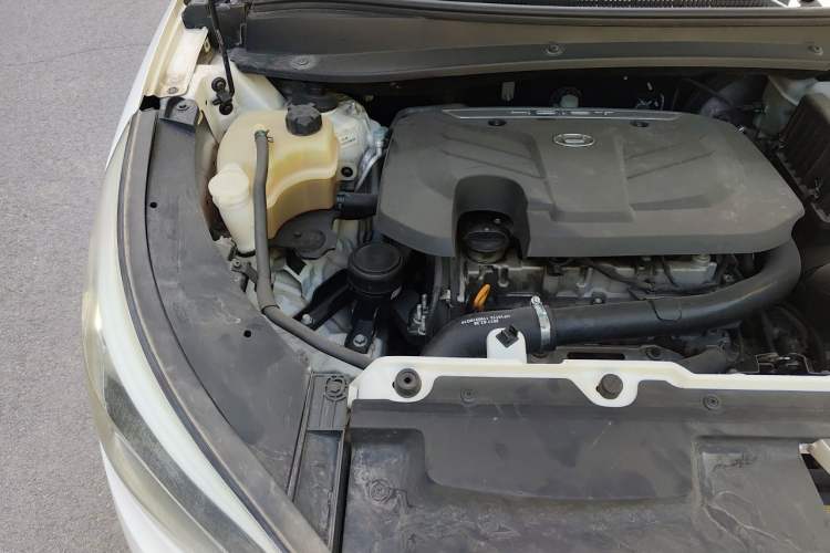 Used Huatai Santa Fe 2017 1.5T Gasoline Manual Two-Wheel Drive Smart Enjoyment i3 Model Engine Bay Right
