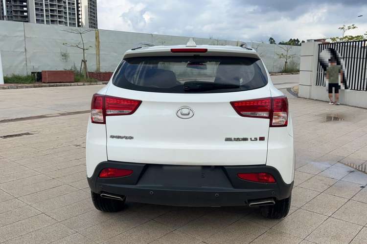 Used Huatai Santa Fe 2017 1.5T Gasoline Automatic Two-Wheel Drive Smart Enjoyment i3 Model Exterior 5