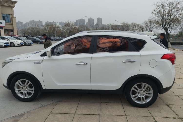 Used Huatai Santa Fe 2017 1.5T Gasoline Automatic Two-Wheel Drive Smart Enjoyment i3 Model Exterior 5