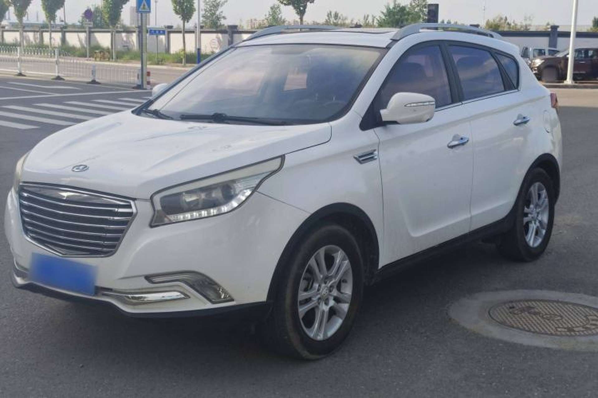 Used Huatai Santa Fe 2017 1.5T Gasoline Automatic Two-Wheel Drive Smart Enjoyment i3 Model Front Left 45 Deg