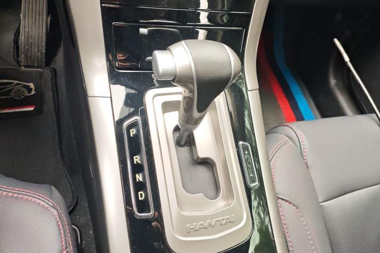 Used Huatai Santa Fe 2017 1.5T Gasoline Automatic Two-Wheel-Drive Elite Model Gear Lever