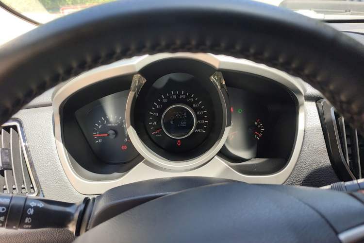 Used Huatai Santa Fe 2017 1.5T Gasoline Manual Two-Wheel Drive Smart Enjoyment i3 Model Instrument Cluster