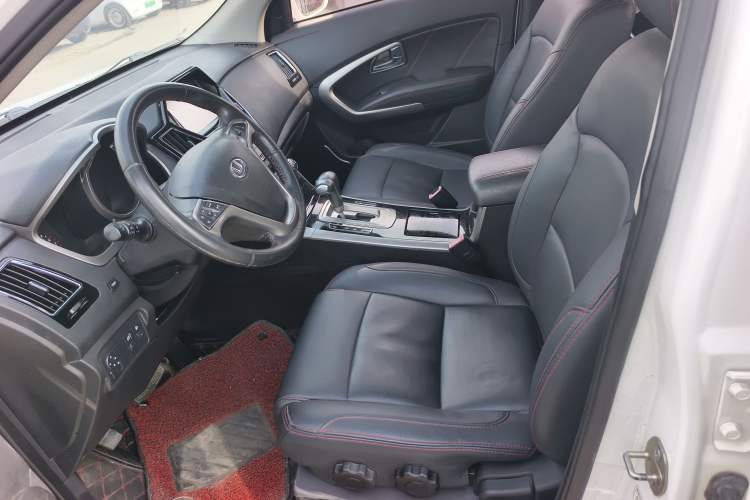 Used Huatai Santa Fe 2017 1.5T Gasoline Automatic Two-Wheel Drive Smart Enjoyment i3 Model Left Front Seat