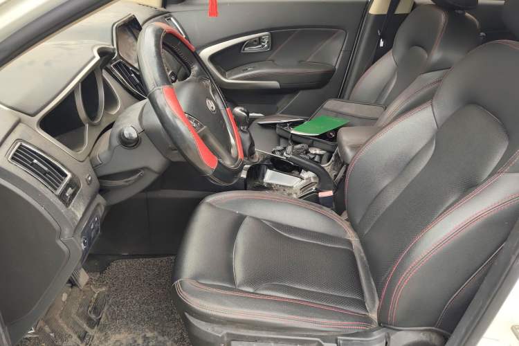 Used Huatai Santa Fe 2017 1.5T Gasoline Manual Two-Wheel-Drive Elite Model Left Front Seat