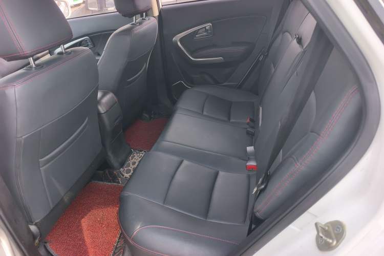Used Huatai Santa Fe 2017 1.5T Gasoline Automatic Two-Wheel Drive Smart Enjoyment i3 Model Left Rear Seat
