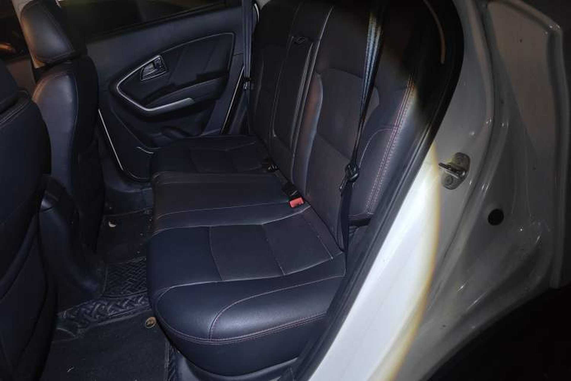Used Huatai Santa Fe 2017 1.5T Gasoline Automatic Two-Wheel Drive Smart Enjoyment i3 Model Left Rear Seat