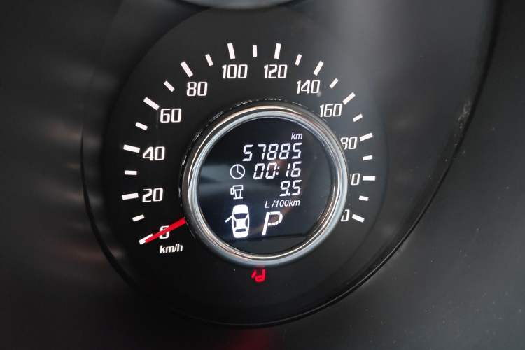 Used Huatai Santa Fe 2017 1.5T Gasoline Automatic Two-Wheel Drive Smart Enjoyment i3 Model Odometer Close Up