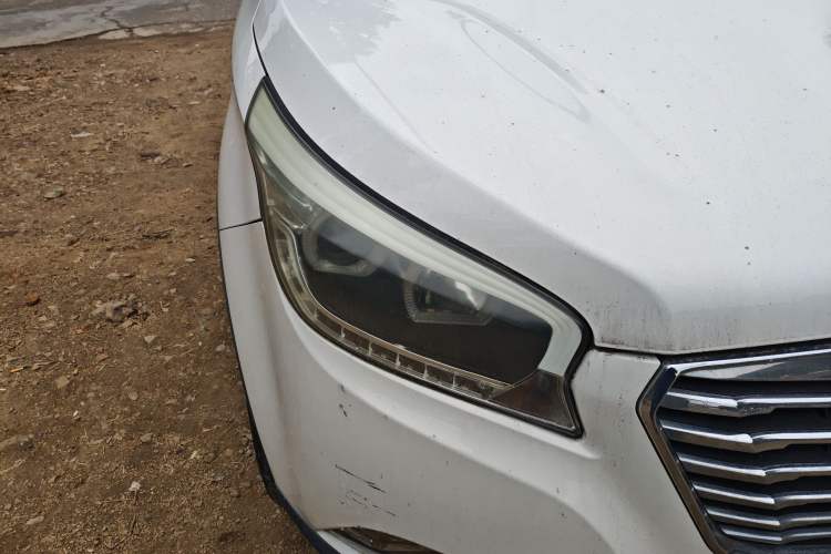 Used Huatai Santa Fe 2017 1.5T Gasoline Automatic Two-Wheel-Drive Elite Model Right Front Headlight