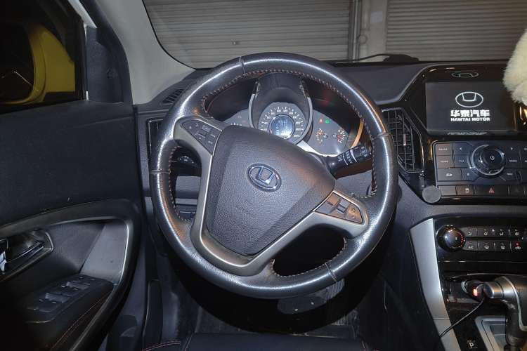 Used Huatai Santa Fe 2017 1.5T Gasoline Automatic Two-Wheel Drive Smart Enjoyment i3 Model Steering Wheel
