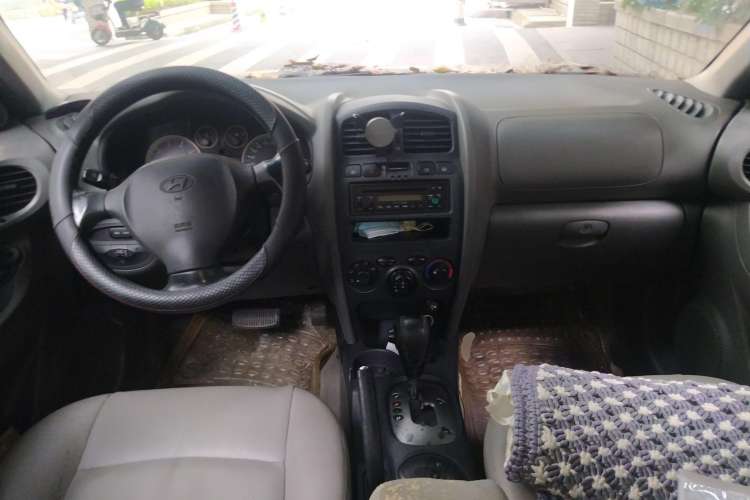 Used Huatai Santa Fe Classic 2006 2.0T Diesel VGT Automatic 4x4 Standard Edition Center Console