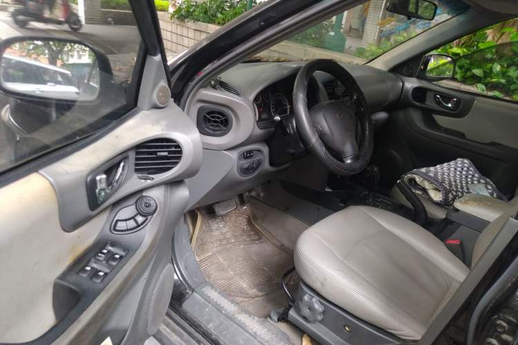Used Huatai Santa Fe Classic 2006 2.0T Diesel VGT Automatic 4x4 Standard Edition Driver Seat