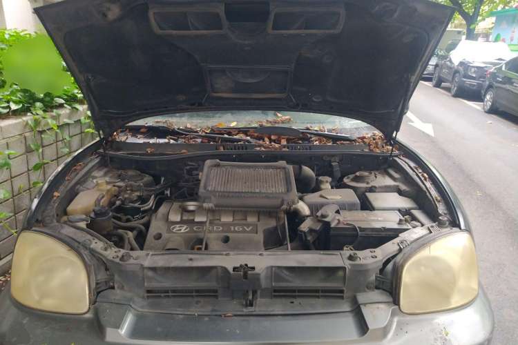 Used Huatai Santa Fe Classic 2006 2.0T Diesel VGT Automatic 4x4 Standard Edition Engine Bay