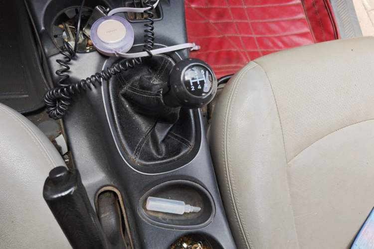 Used Huatai Santa Fe Classic 2009 2.0T Diesel Manual Two-Wheel Drive Luxury Version Gear Lever