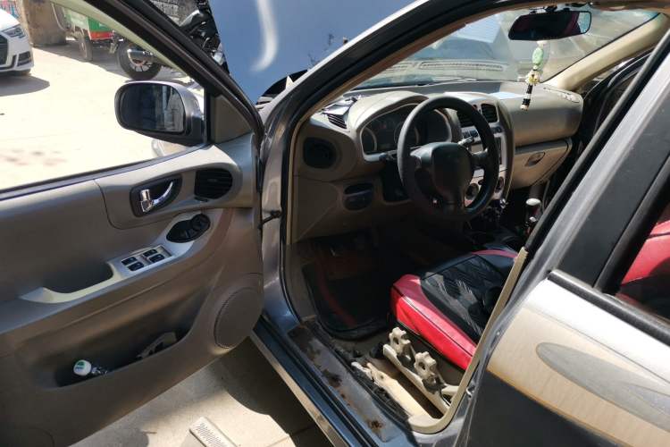 Used Huatai Santa Fe Classic 2011 2.0L Gasoline Manual Two-Wheel Drive Comfort Version Driver Seat