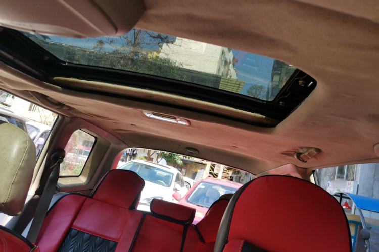 Used Huatai Santa Fe Classic 2011 2.0L Gasoline Manual Two-Wheel Drive Comfort Version Headliner