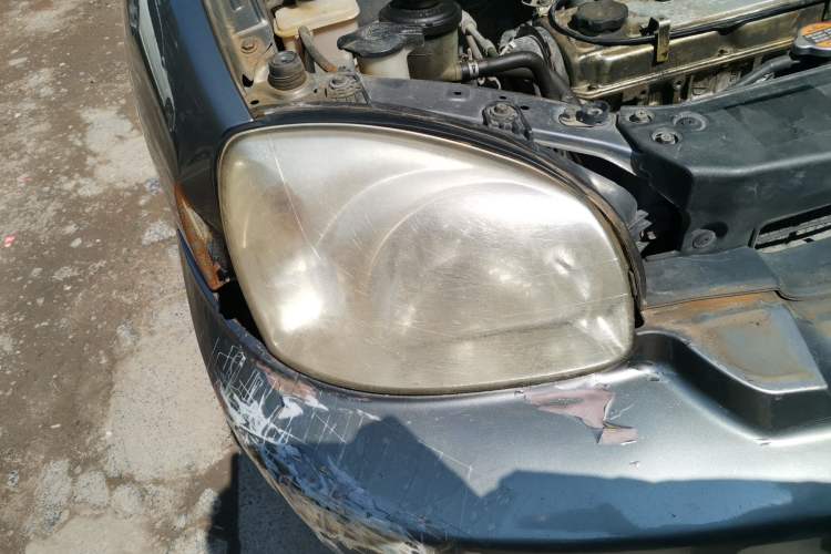 Used Huatai Santa Fe Classic 2011 2.0L Gasoline Manual Two-Wheel Drive Comfort Version Right Front Headlight