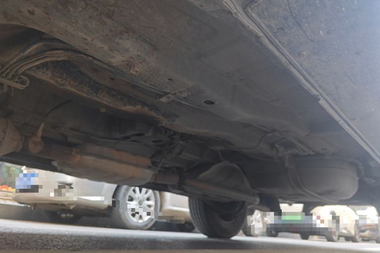 Used Huatai Santa Fe Classic 2012 2.0L Gasoline Manual Two-Wheel Drive Comfort Version Chassis Front Left