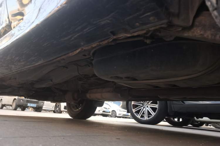 Used Huatai Santa Fe Classic 2012 2.0L Gasoline Manual Two-Wheel Drive with Sunroof Chassis Rear Left